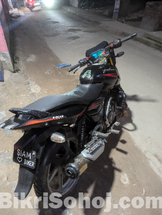 Bajaj pulser 150 (2020)